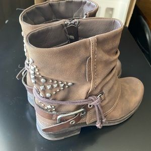 Star Studded Winter Boots